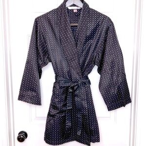 NWOT Victoria’s Secret Short Shawl Collar Robe Size M/L Black Purple